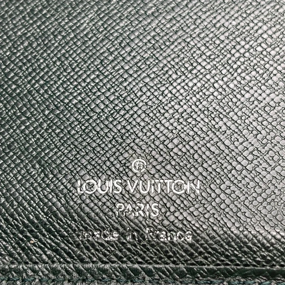 Louis Vuitton Green Taiga Leather Long Wallet/Card Holder - Preowned